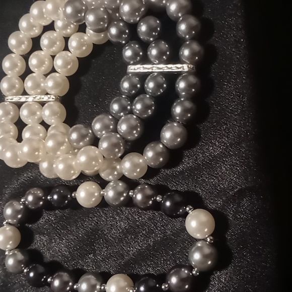 Glass beaded & faux pearl bracelets silver blue & white 3 stran & 1 strand - Picture 1 of 4